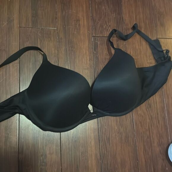 Like NEW Victoria Secret Black Plunge Bra - Size 34DD - Picture 1 of 3